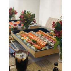 Jantar japonês top com serviço