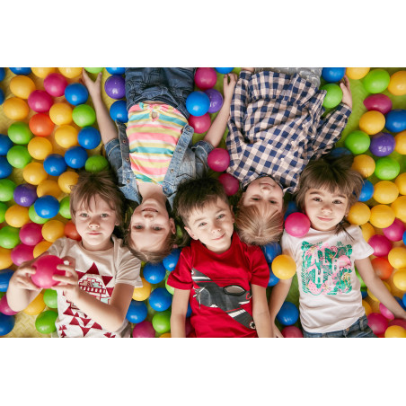 Menu infantil com equipe no local