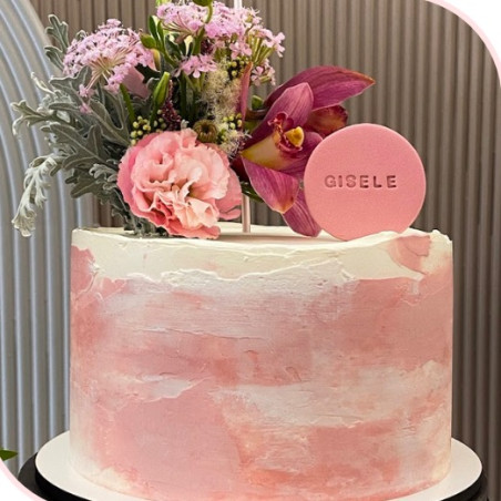 Bolo com acabamento em Butter Cream