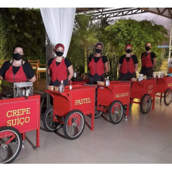 Carrinhos retrô ou barraquinhas delicias de criança